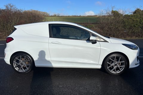 Ford Fiesta Sport 125 ps Ecoboost MHEV - Upgraded Sports Wheels 8