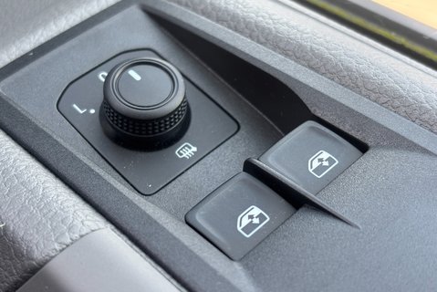 MAN TGE 3.160 Lwb Curtain Side Truck - Air Con / Cruise / 3.5t Towing 34