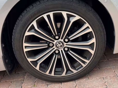 Toyota Corolla 1.8 VVT-h Design Hatchback 5dr Petrol Hybrid CVT Euro 6 (s/s) (122 ps) 8