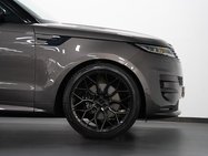 Land Rover Range Rover Sport 3.0 D300 MHEV Dynamic SE SUV 5dr Diesel Auto 4WD Euro 6 (s/s) (300 ps) 39