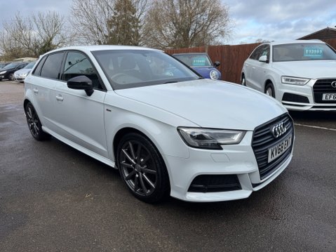Audi A3 S LINE TFSI BLACK EDITION 1