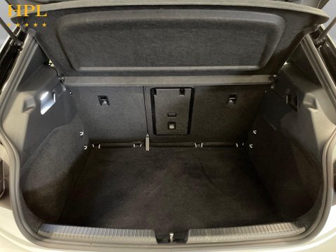 Volkswagen ID.3 Pro S 77kWh Hatchback 5dr Electric Auto (4 Seat) (204 ps) 1 Owner - Sensor 21