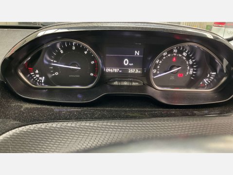 Peugeot 2008 1.6 e-HDi Allure SUV 5dr Diesel EGC Euro 5 (s/s) (92 ps) 13