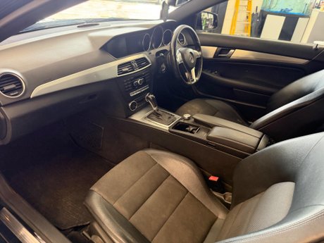Mercedes-Benz C Class 2.1 C220 CDI BlueEfficiency AMG Sport Edition 125 G-Tronic+ Euro 5 (s/s) 2d 28
