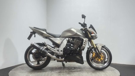 Kawasaki Z1000 2006 28K NAKED 1000CC NEW MOT RECENTLY SERVICED CLEAN BIKE 1