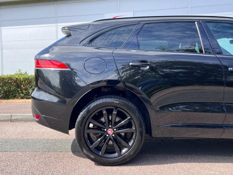 Jaguar F-Pace 2.0 D180 Chequered Flag Auto AWD Euro 6 (s/s) 5dr 5
