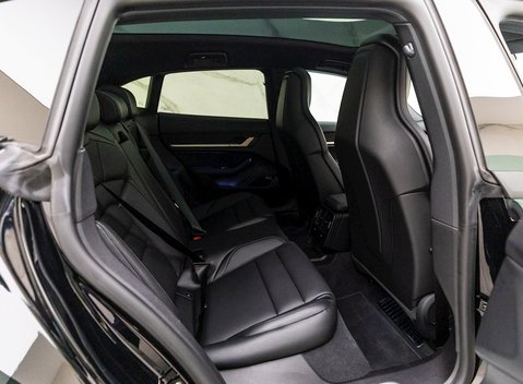 Porsche Taycan 4S Cross Turismo 14