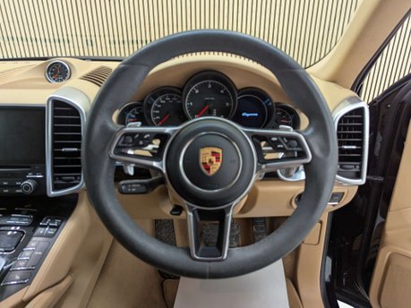 Porsche Cayenne 3.0 Cayenne D Platinum Edition V6 Tiptronic S A 4WD 5dr 57