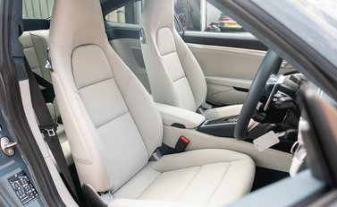 Porsche 911 (991.2) Carrera 12