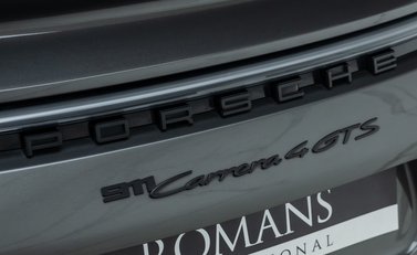 Porsche 911 Carrera 4 GTS (992) 35