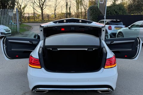 Mercedes-Benz E Class E220 BLUETEC AMG LINE -19 INCH ALLOYS -FULL SERVICE HISTORY 22