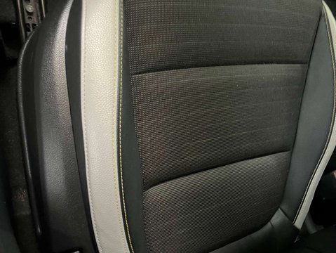 Kia Stonic 1.0 Stonic First Edition 5dr 38