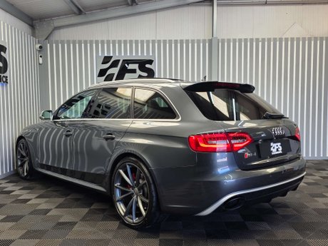 Audi RS4 4.2 FSI V8 Estate 5dr Petrol S Tronic quattro Euro 5 (450 ps) 37