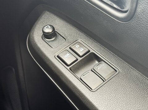 Suzuki Ignis 1.2 Dualjet 12V Hybrid SZ-T 5dr 29