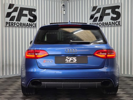 Audi RS4 4.2 FSI V8 Estate 5dr Petrol S Tronic quattro Euro 5 (450 ps) 41