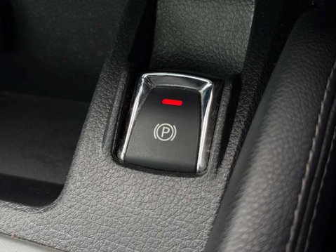 Nissan Qashqai 1.5 dCi Tekna 2WD Euro 5 (s/s) 5dr 81