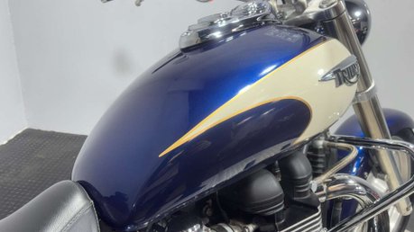 Triumph Bonneville 2008 7K EXCELLENT CONDITION CRUISER LOW RIDER 865CC 34