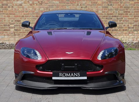 Aston Martin Vantage GT8 33