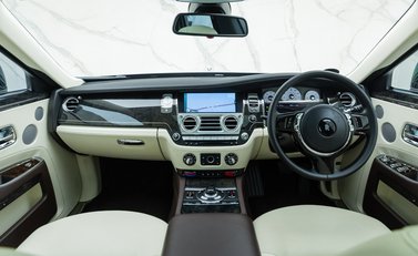 Rolls-Royce Ghost V12 31