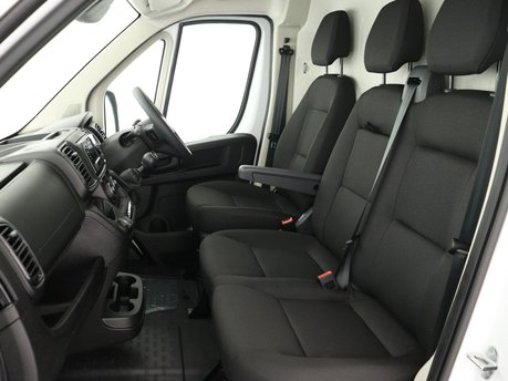 Peugeot Boxer 335 L2H2 BHDi 140 MT6 Professional 11