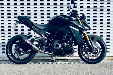 Suzuki GSX GSXS 1000 2