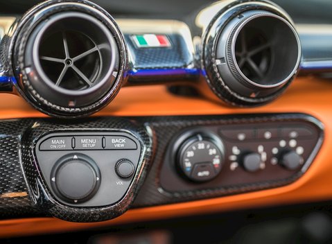 Ferrari LaFerrari 18