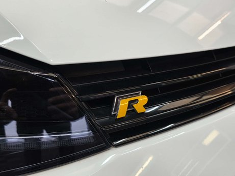 Volkswagen Golf 2.0 TSI R Hatchback 5dr Petrol DSG 4Motion Euro 6 (s/s) (310 ps) 9