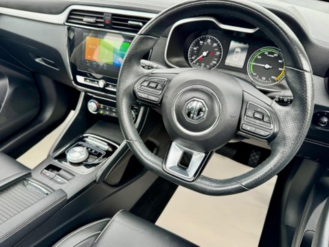 MG ZS 44.5kWh Exclusive Auto 5dr 28