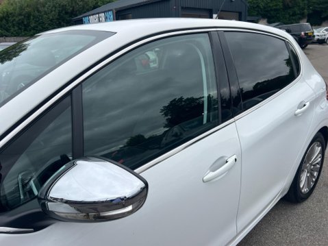 Peugeot 208 1.2 PureTech Allure Euro 6 5dr 15
