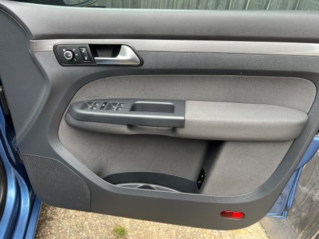 Volkswagen Touran SE TDI 25