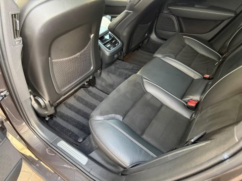 Volvo V90 2.0 B5 MHEV R-Design Auto Euro 6 (s/s) 5dr 72