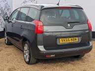 Peugeot 5008 BLUE HDI S/S ALLURE 7