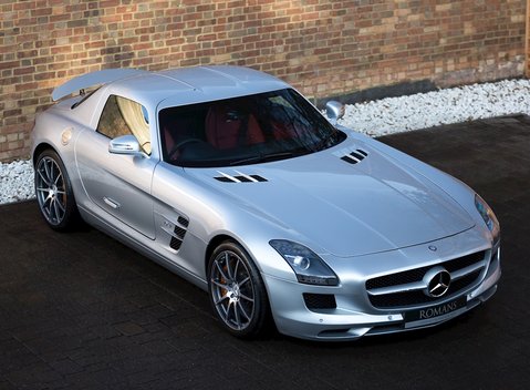 Mercedes-Benz SLS AMG 3