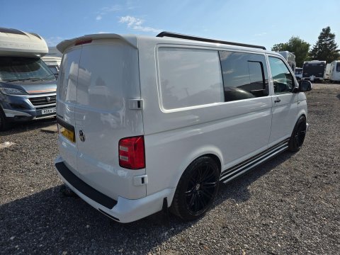 Volkswagen Campervan 8