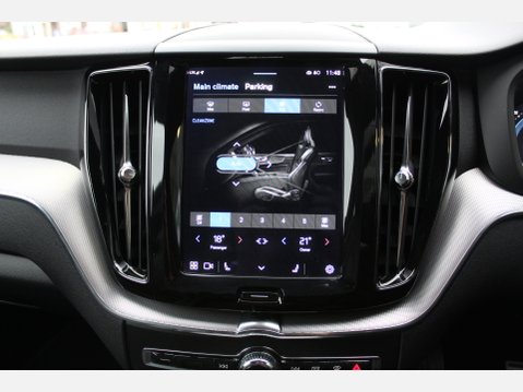 Volvo XC60 RECHARGE T6 R-DESIGN AWD 18