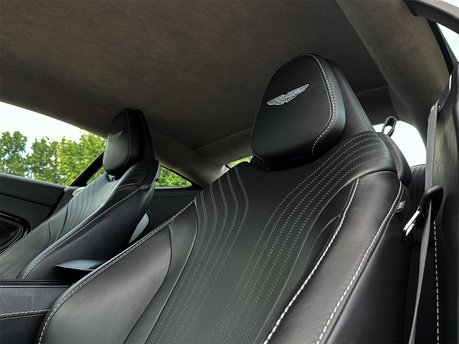 Aston Martin DB11 V12 46