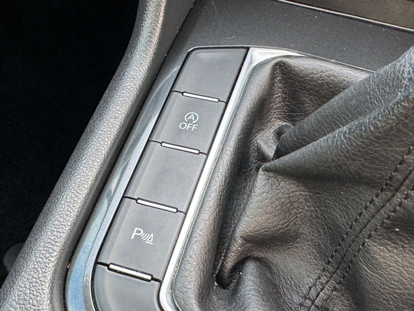 2018 Volkswagen Tiguan — image 22