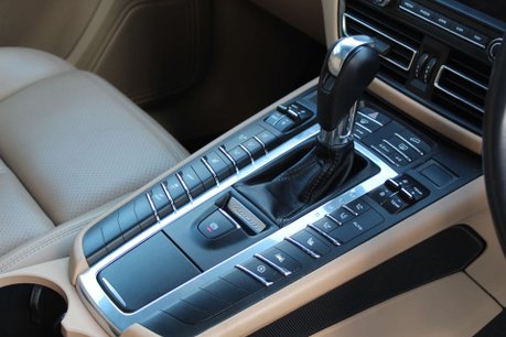 Porsche Macan 2.0T SUV 5dr Petrol PDK 4WD Euro 6 (s/s) (265 ps) 6