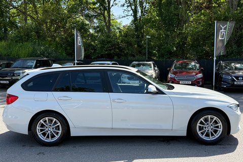 BMW 3 Series 320I SE TOURING AUTOMATIC -APPLE CAR PLAY -CAMERAS -XENONS -LOW MILEAGE 5