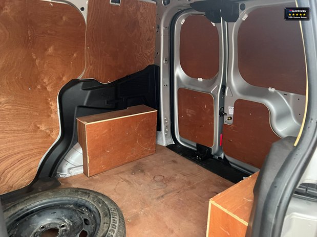 Ford Transit Courier SWB L1H1 Low Roof Limited Air Con Alloys Sensors E 11
