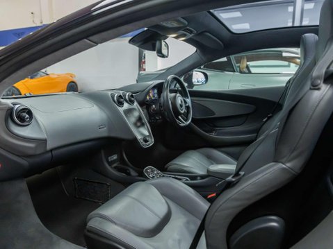 McLaren 570 3.8T V8 Coupe 2dr Petrol SSG Euro 6 (s/s) (570 ps) 58