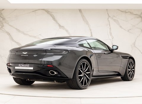 Aston Martin DB11 V8 7