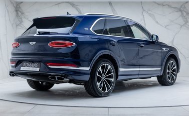 Bentley Bentayga V8 First Edition LHD 6