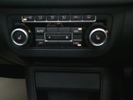 Volkswagen Tiguan SE TDI BLUEMOTION TECHNOLOGY 4MOTION DSG ONLY 53,000 MILES FROM NEW 14