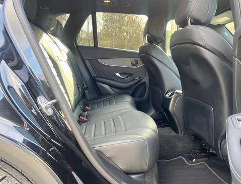 Mercedes-Benz GLC 2.0 GLC 300 AMG Line Premium D 4Matic Auto 4WD 5dr 40
