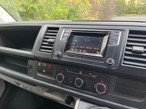 Volkswagen Transporter 2.0 TDI T28 BlueMotion Tech Highline FWD SWB Euro 6 (s/s) 5dr 65