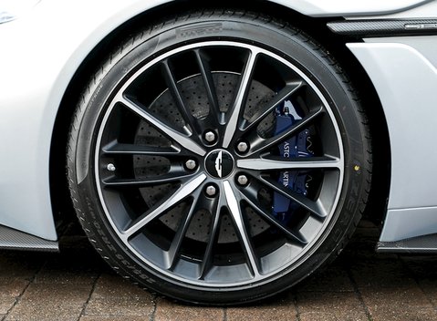 Aston Martin Zagato Vanquish Volante 12