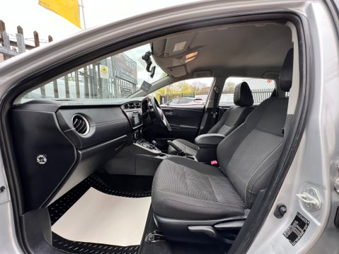 Toyota Auris ICON VVT-I 49