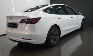 Tesla Model 3 RWD Standard Range Ryzen 1 Owner Adaptive LEDs Heat Pump Pano Roof  9
