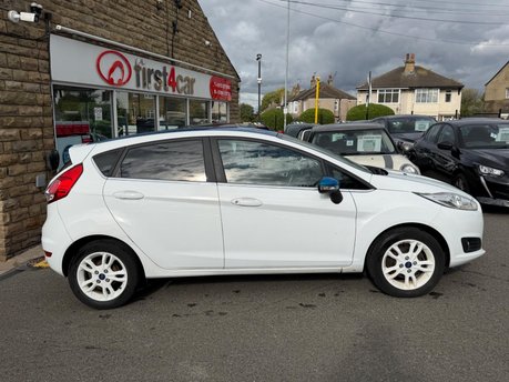 Ford Fiesta ZETEC WHITE EDITION SPRING 9